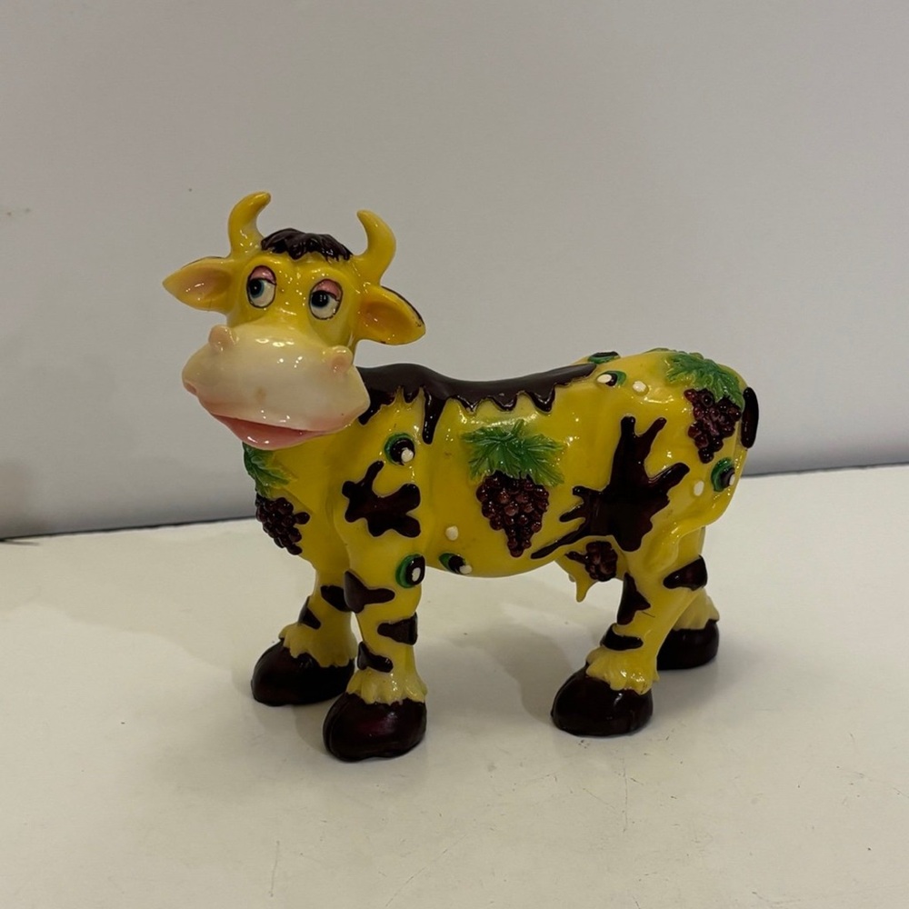 Rich Collection Resin Yellow purple Cow grape Design